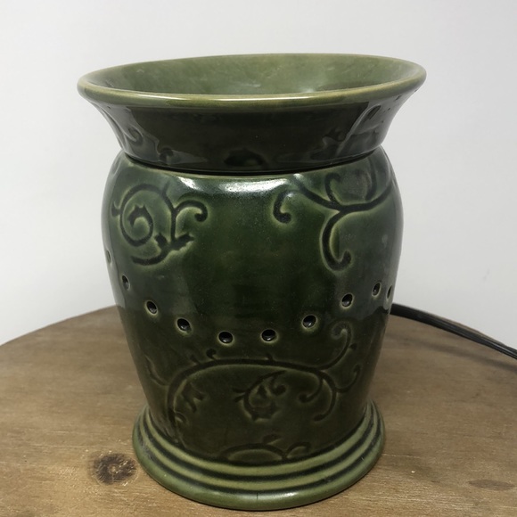 Scentsy English Ivy Full Size Wax Melt Premium Warmer - Picture 4 of 11